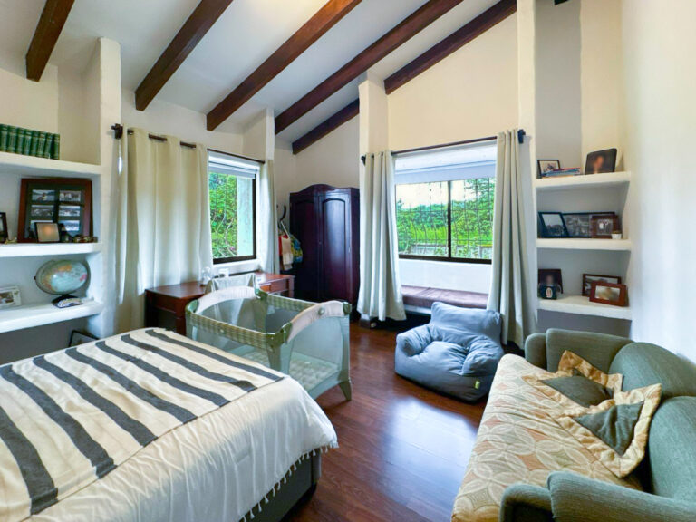 se-vende-amplia-casa-en-residencial-ad-16