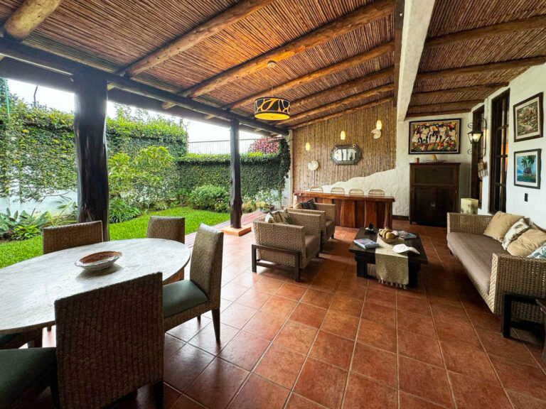 se-vende-amplia-casa-en-residencial-ad-5