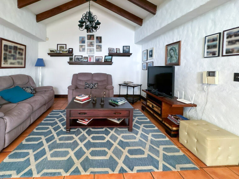 se-vende-amplia-casa-en-residencial-ad-8