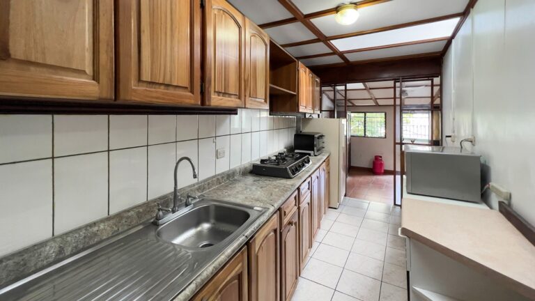 se-vende-amplia-casa-en-san-pedro-fe-10