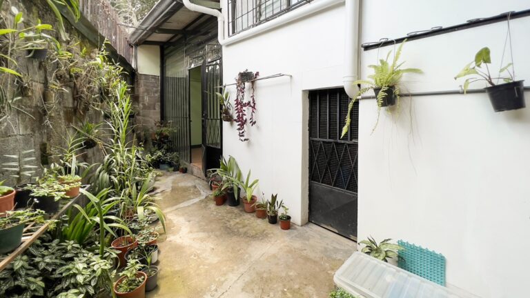 se-vende-amplia-casa-en-san-pedro-fe-12
