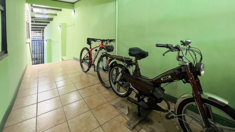 se-vende-amplia-casa-en-san-pedro-fe-16