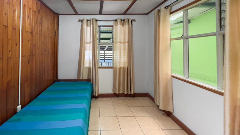se-vende-amplia-casa-en-san-pedro-fe-21