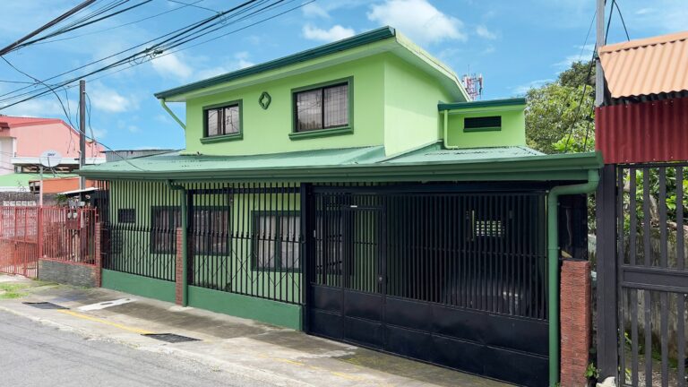 se-vende-amplia-casa-en-san-pedro-fe-3