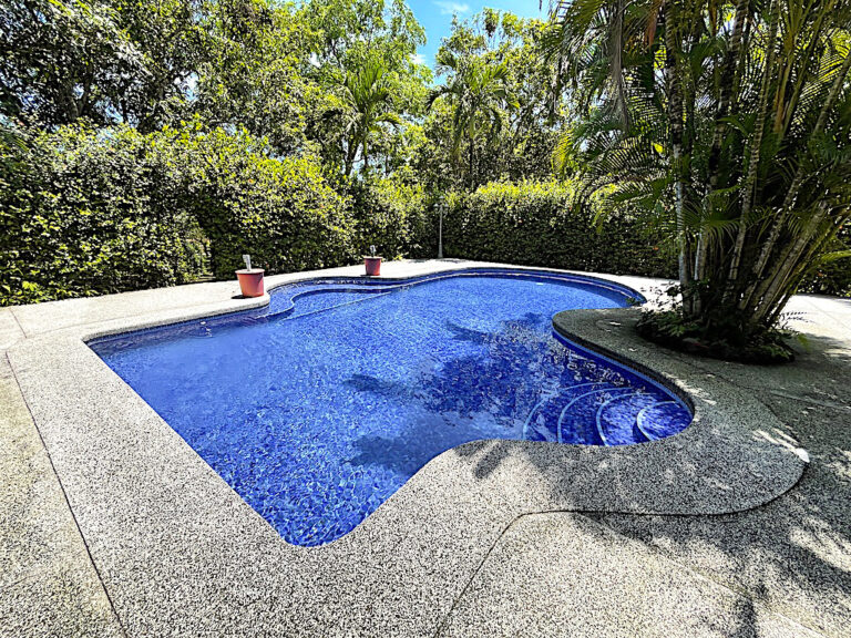 se-vende-casa-con-piscina-en-orotina-fau-11