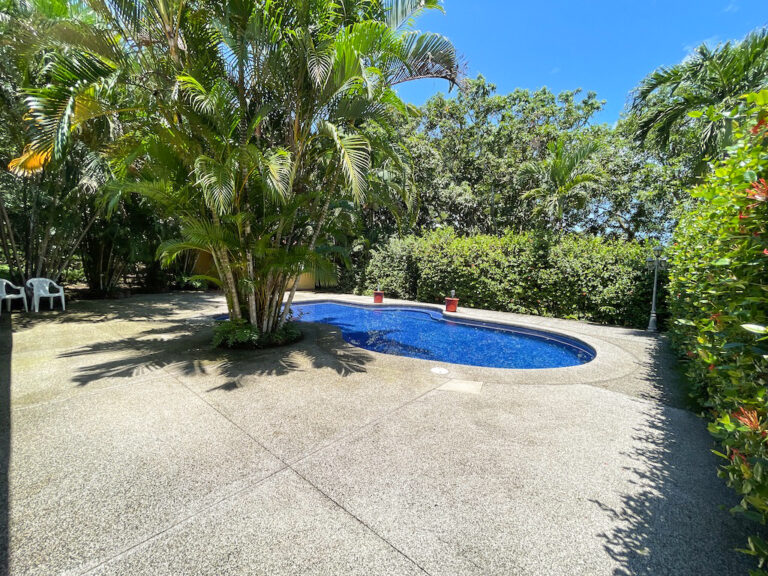 se-vende-casa-con-piscina-en-orotina-fau-12