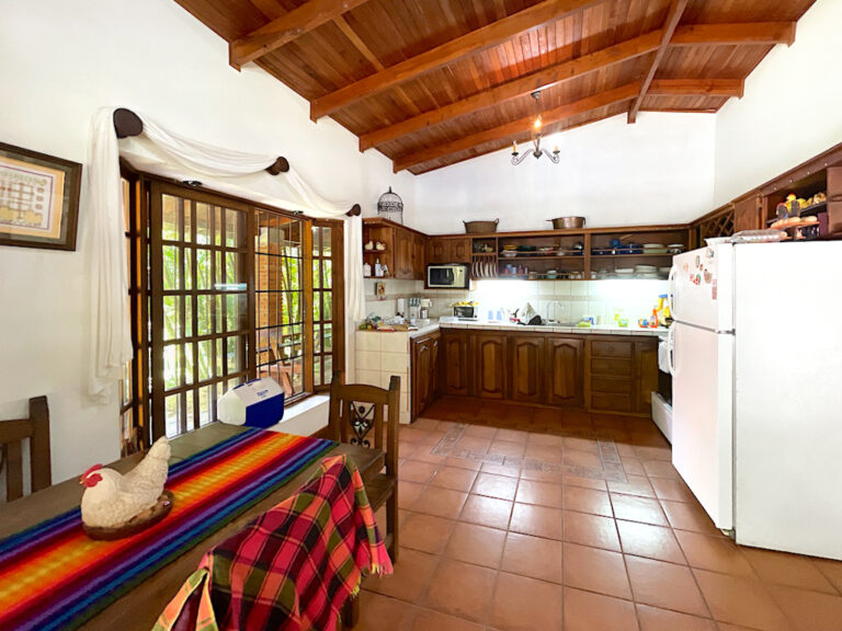 se-vende-casa-con-piscina-en-orotina-fau-6