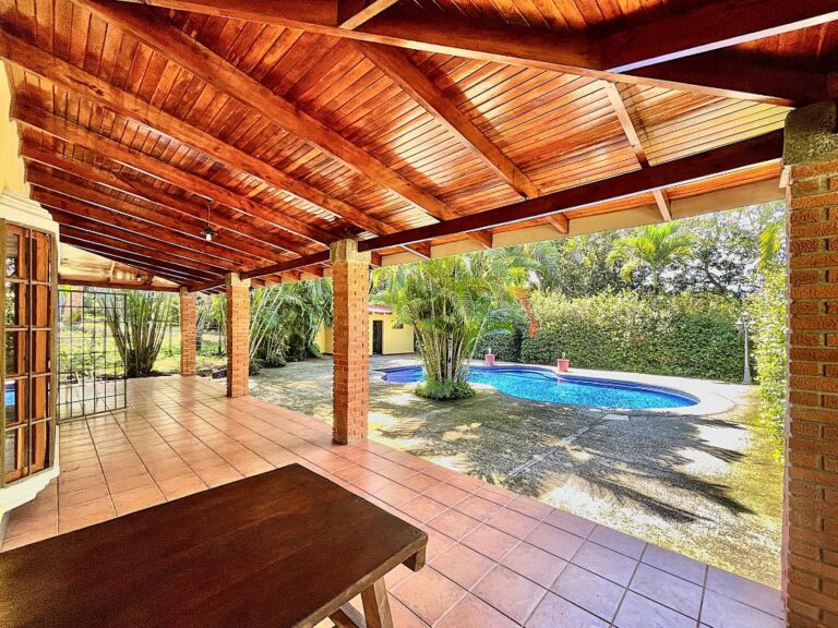 se-vende-casa-con-piscina-en-orotina-fau-9