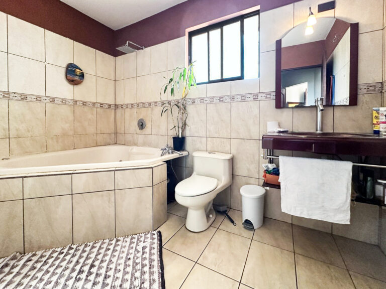 se-vende-casa-en-residencial-don-manuel-fau-10