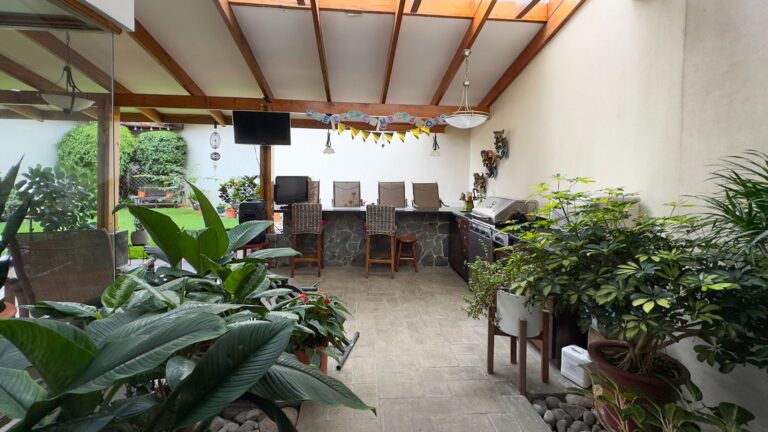 se-vende-elegante-casa-de-2-niveles-fe-15