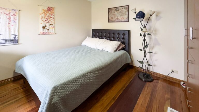 se-vende-elegante-casa-de-2-niveles-fe-22