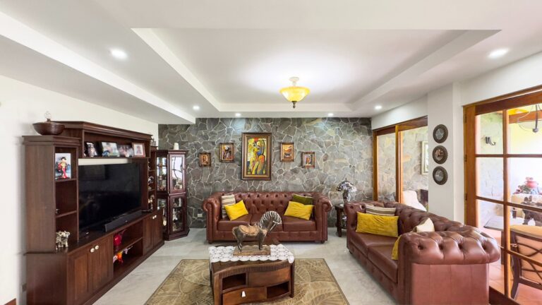 se-vende-elegante-casa-de-2-niveles-fe-6