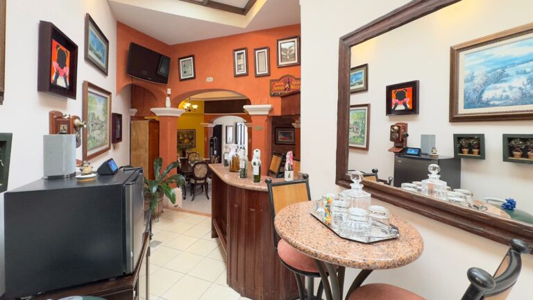 se-vende-hermosa-casa-en-los-colegios-fe-10