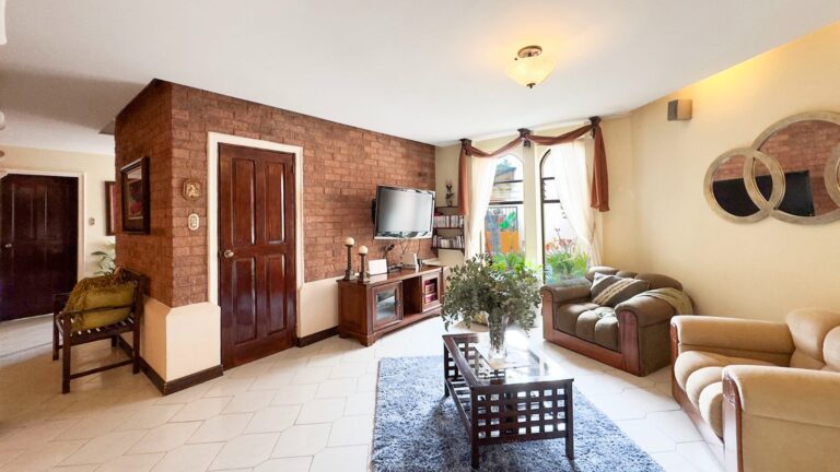 se-vende-hermosa-casa-en-los-colegios-fe-11