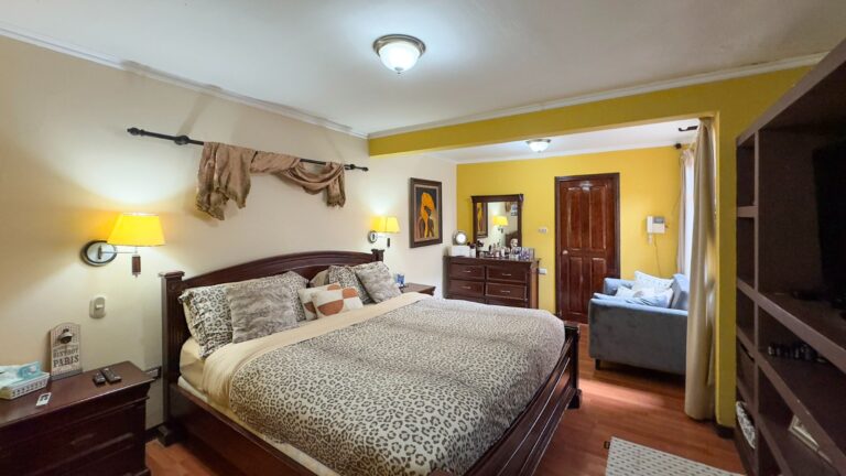 se-vende-hermosa-casa-en-los-colegios-fe-16