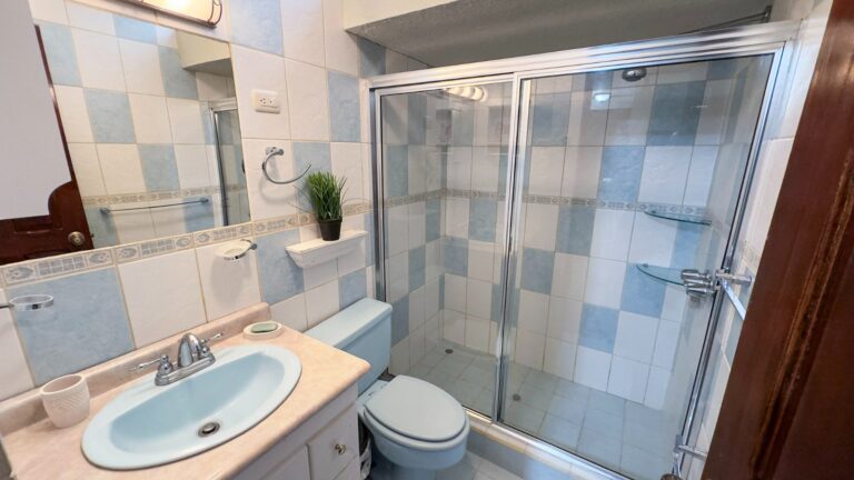 se-vende-hermosa-casa-en-los-colegios-fe-19