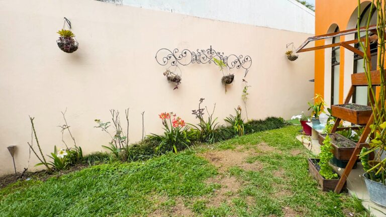 se-vende-hermosa-casa-en-los-colegios-fe-22
