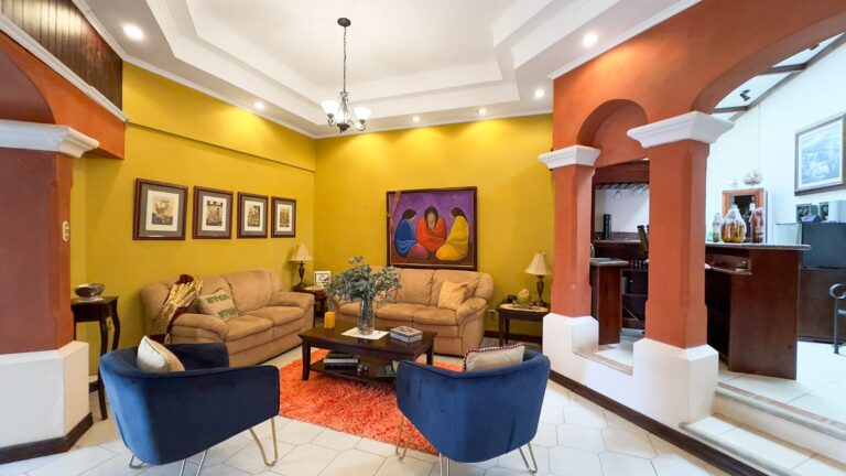 se-vende-hermosa-casa-en-los-colegios-fe-6