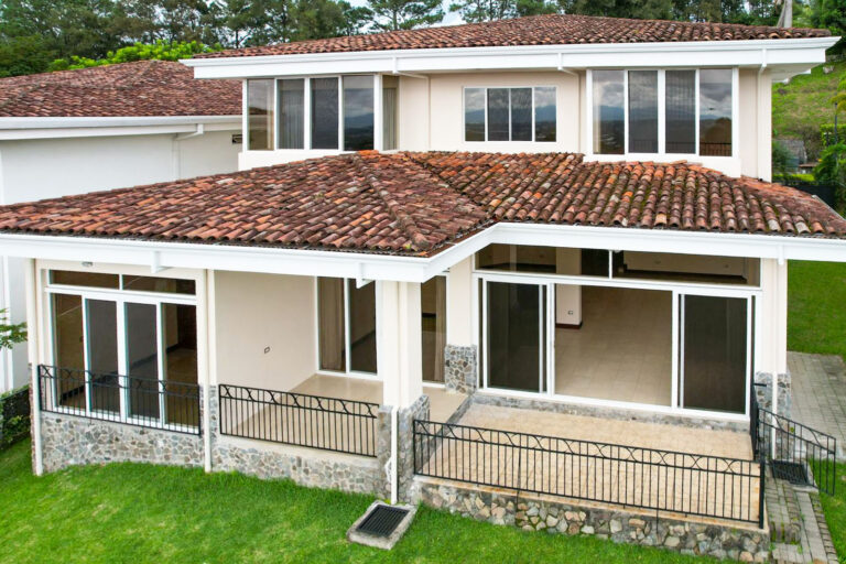 se-vende-o-alquila-linda-casa-en-condominio-ma-2