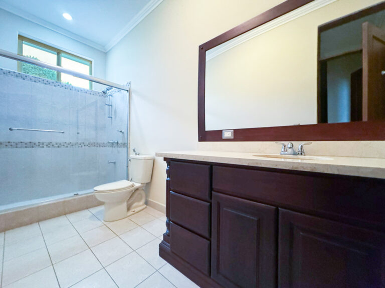 se-vende-o-alquila-linda-casa-en-condominio-ma-20