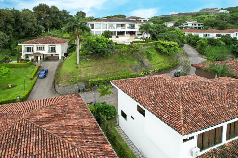 se-vende-o-alquila-linda-casa-en-condominio-ma-4