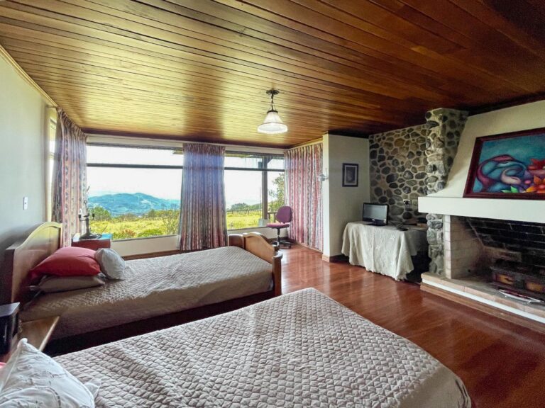 se-vende-propiedad-con-vista-en-la-angelina-ad-13
