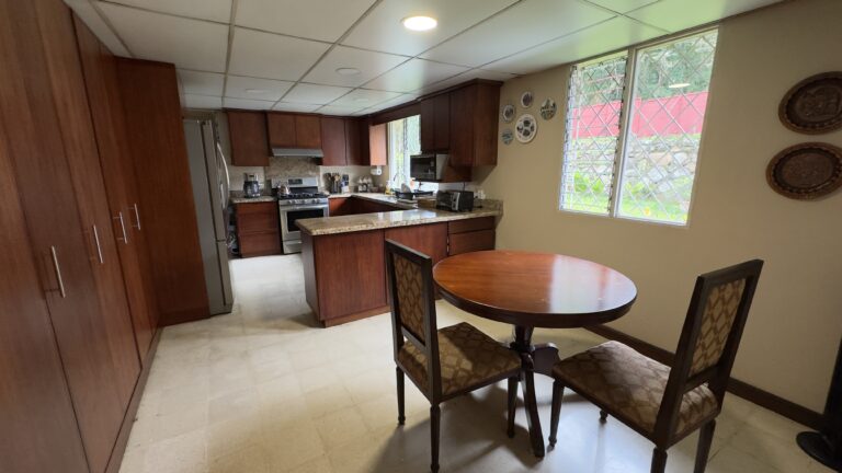 Venta-de-lujosa-casa-con-excelente-ubicacion-San-Rafael-Escazu.-FE-8