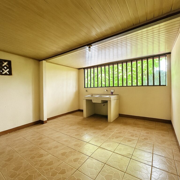 Venta-de-propiedad-uso-mixto-San-Antonio-del-Tejar-Alajuela.-FAU-1-1