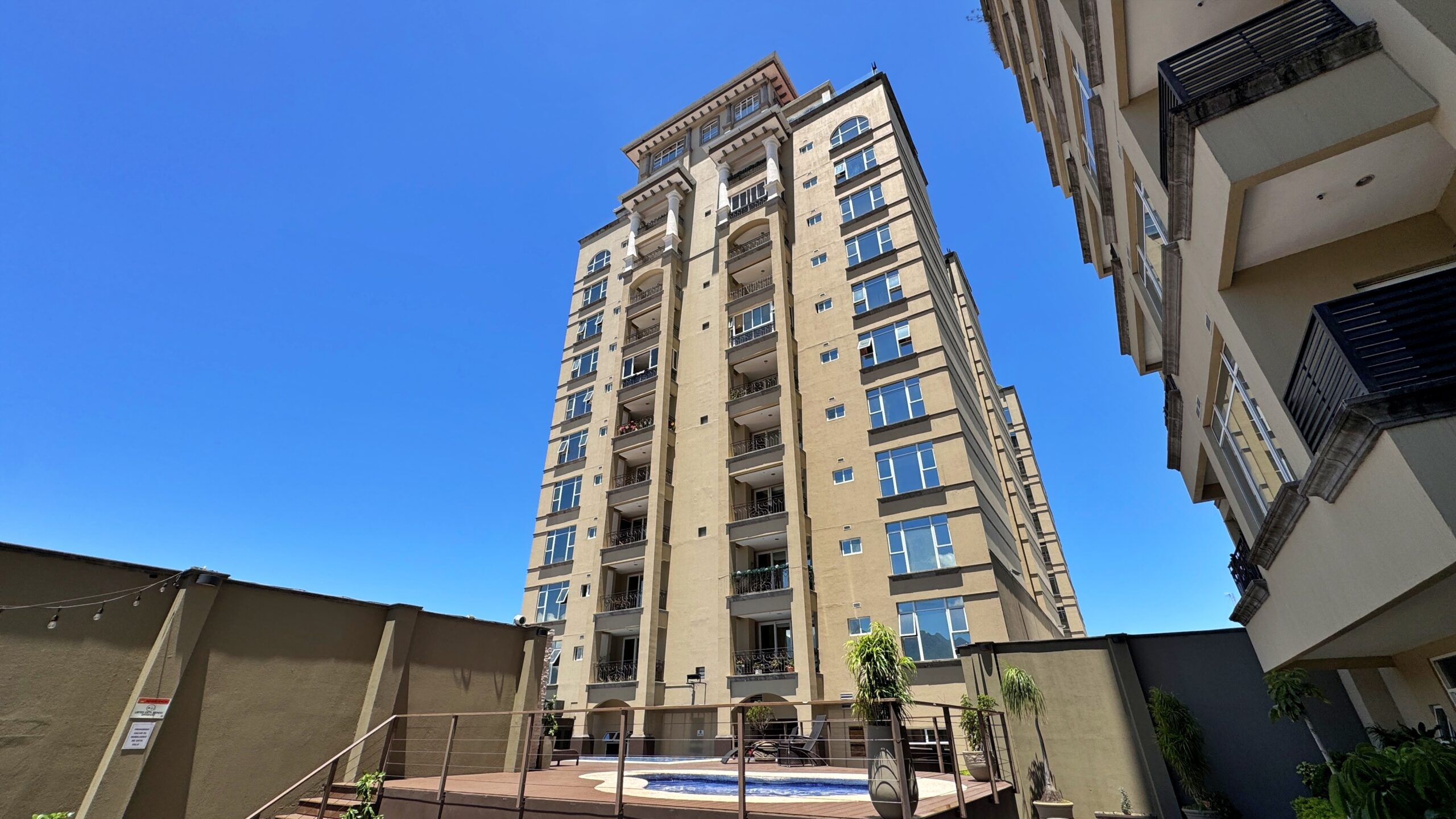 VentaAlquiler-apartamento-con-vista-a-La-Sabana-San-Jose.-FE-9