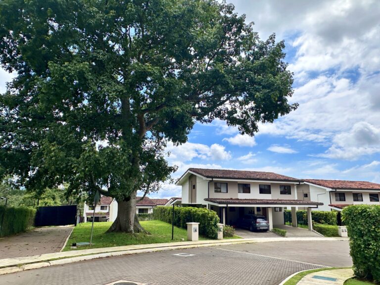 ajustadas-casa-en-condominio-terraviva-tambor-alajuela-fau-1