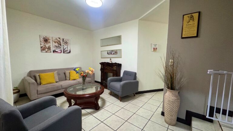 ajustadas-venta-de-casa-cterraza-amplia-en-residencial-paso-real-tres-rios-ad-1-1