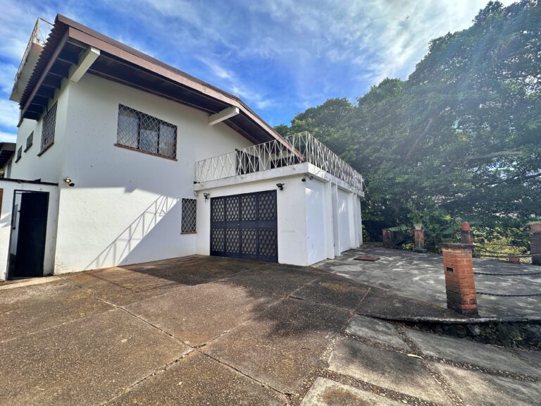 ajustadas-venta-quinta-con-vista-y-piscina-santa-barbara-heredia.-fau-7