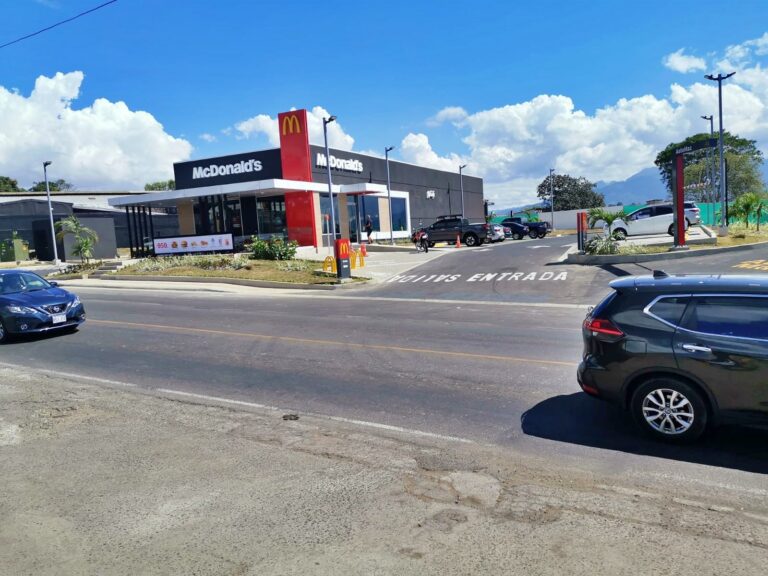 ajustadas-venta-terreno-con-bodegas-para-desarrollo-1-1