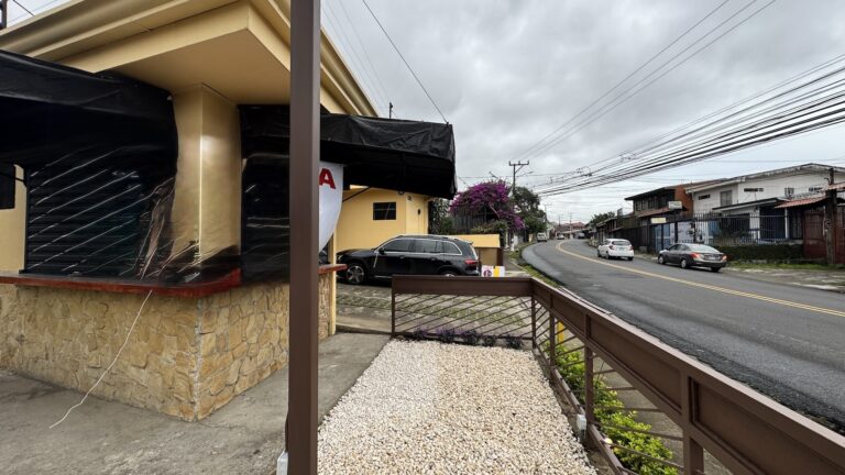 alquiler-locales-comerciales-y-kiosko-san-pedro-montes-de-oca-ad-12