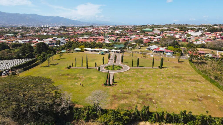 cementerio-privado-ubicado-en-san-pablo-de-heredia-fau-3
