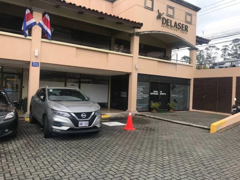 comercial-en-plaza-rainbow-tres-rios-ad-3