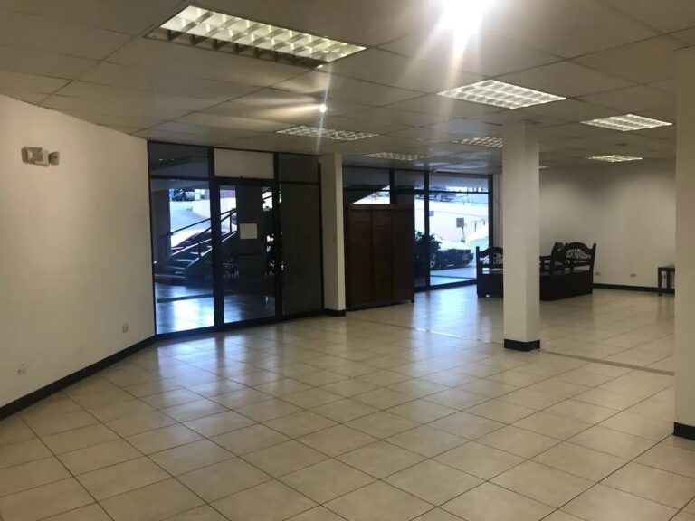 comercial-en-plaza-rainbow-tres-rios-ad-8