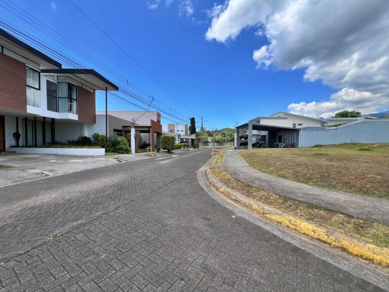 lote-con-topografia-plana-en-condominio-la-union.-mn-7