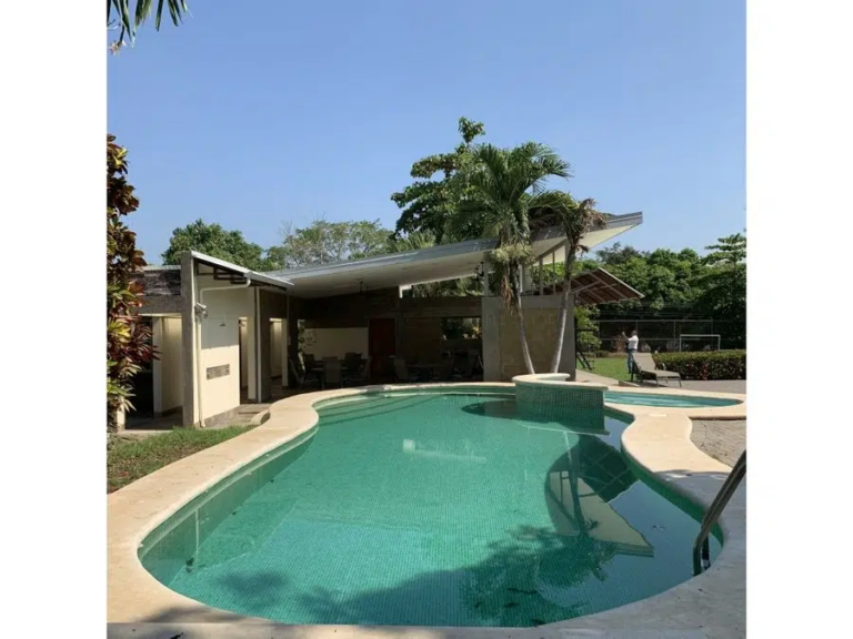 lote-esquinero-en-condominio-orotina-fau-6