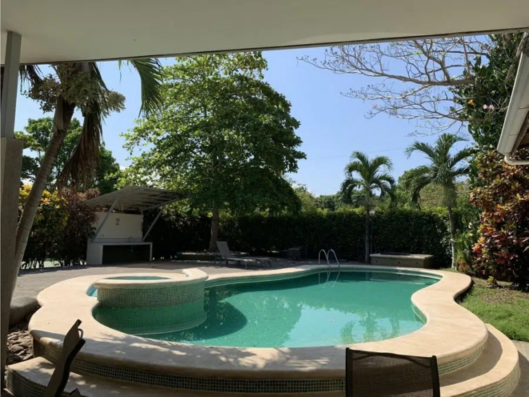 lote-esquinero-en-condominio-orotina-fau-8