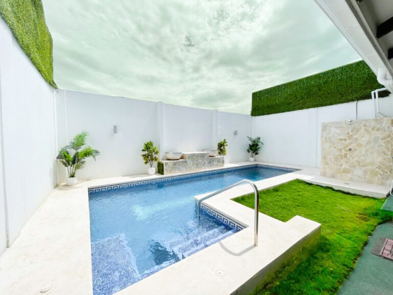 piscina-en-residencial-aljuelaja-fau-14