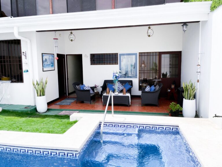piscina-en-residencial-aljuelaja-fau-15
