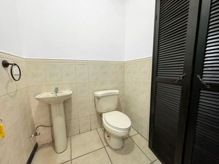 se-alquila-oficina-en-ofiplaza-del-este-13