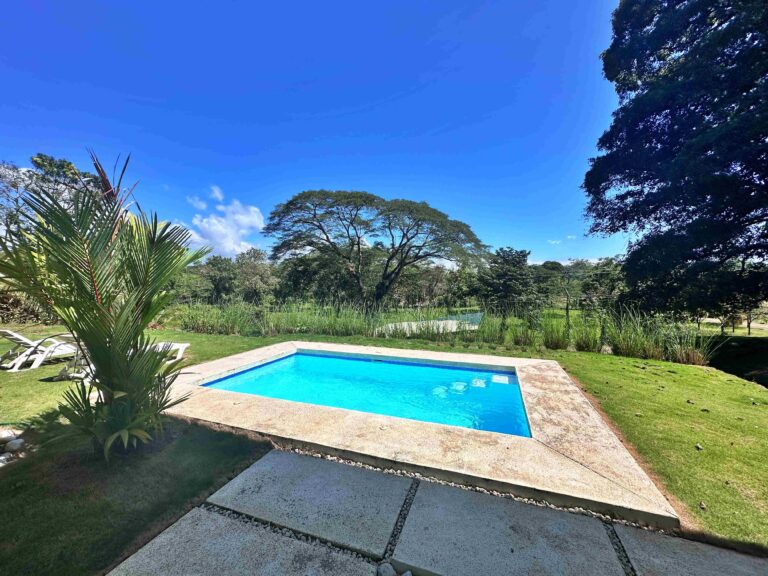 venta-casa-amueblada-con-piscina-y-vistas-naturales-esterillos.-fau-12