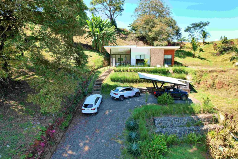 venta-casa-amueblada-con-piscina-y-vistas-naturales-esterillos.-fau-3