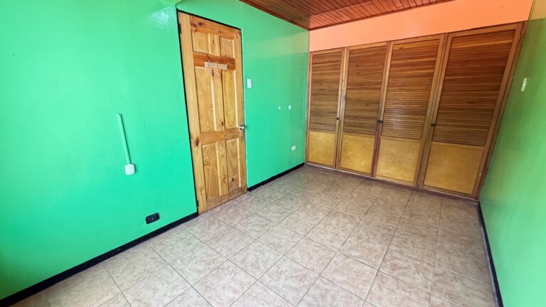 venta-casa-con-excelente-ubiacacion-de-2-niveles-desamparados.-fe-11