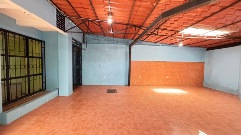 venta-casa-con-excelente-ubiacacion-de-2-niveles-desamparados.-fe-17-1