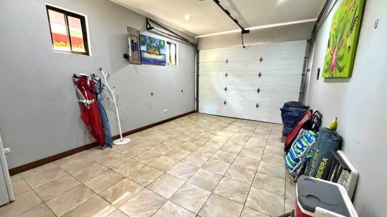 venta-casa-contemporanea-con-piscina-privada-parrita.-fe-13-1-1