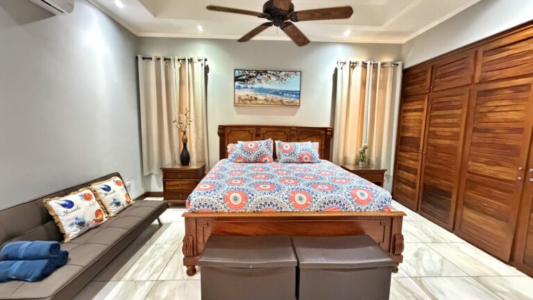 venta-casa-contemporanea-con-piscina-privada-parrita.-fe-4-1-1