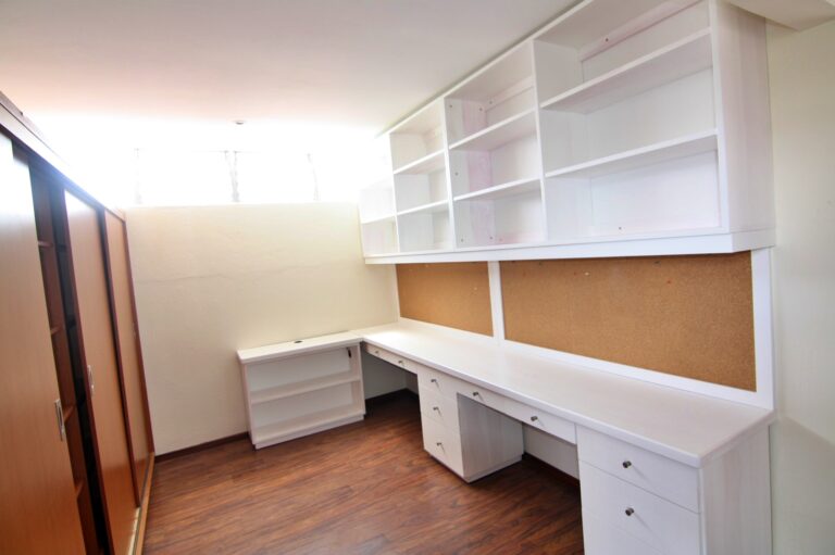 venta-casa-de-2-pisos-con-jardin-y-terraza-moravia.-fe-10-1